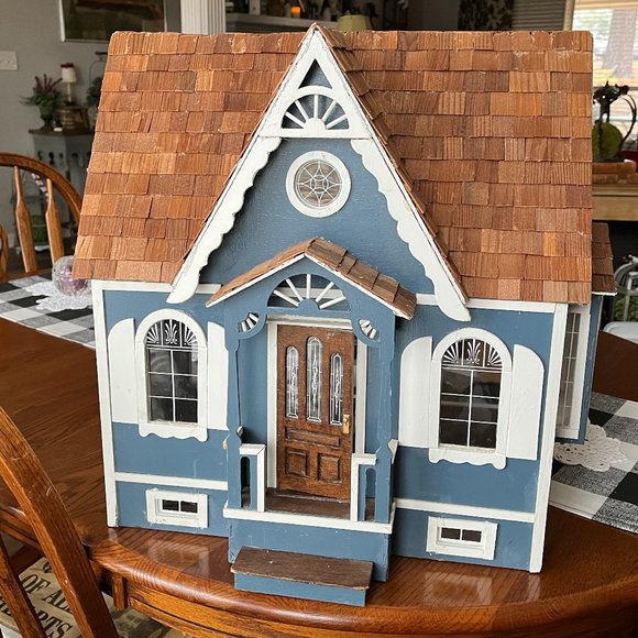 DOLL HOUSE RENO DONE! - Picture 3 of 17